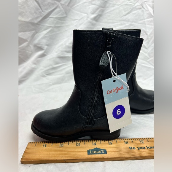 Boots - Picture 6 of 8